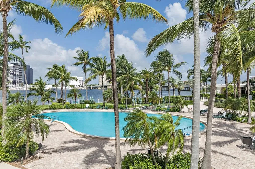 44 Cocoanut Row Palm Beach FL 33480