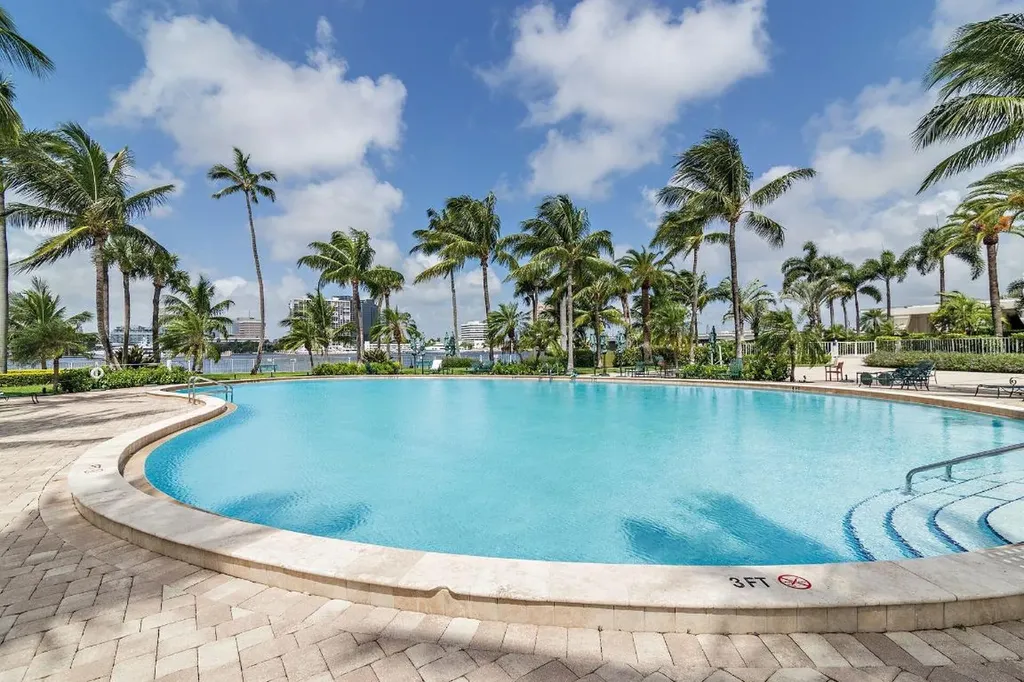 44 Cocoanut Row Palm Beach FL 33480