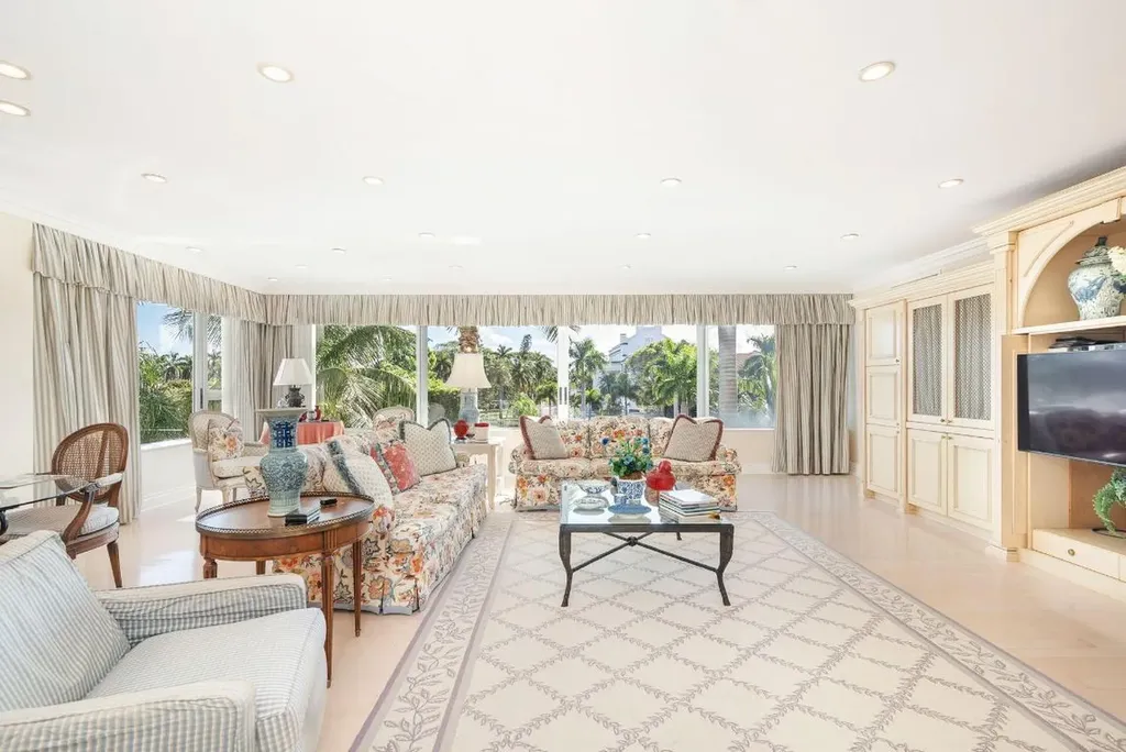 44 Cocoanut Row Palm Beach FL 33480