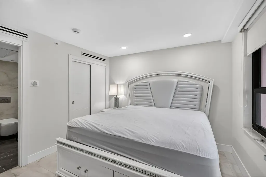 5225 Collins Avenue Miami Beach FL 33140