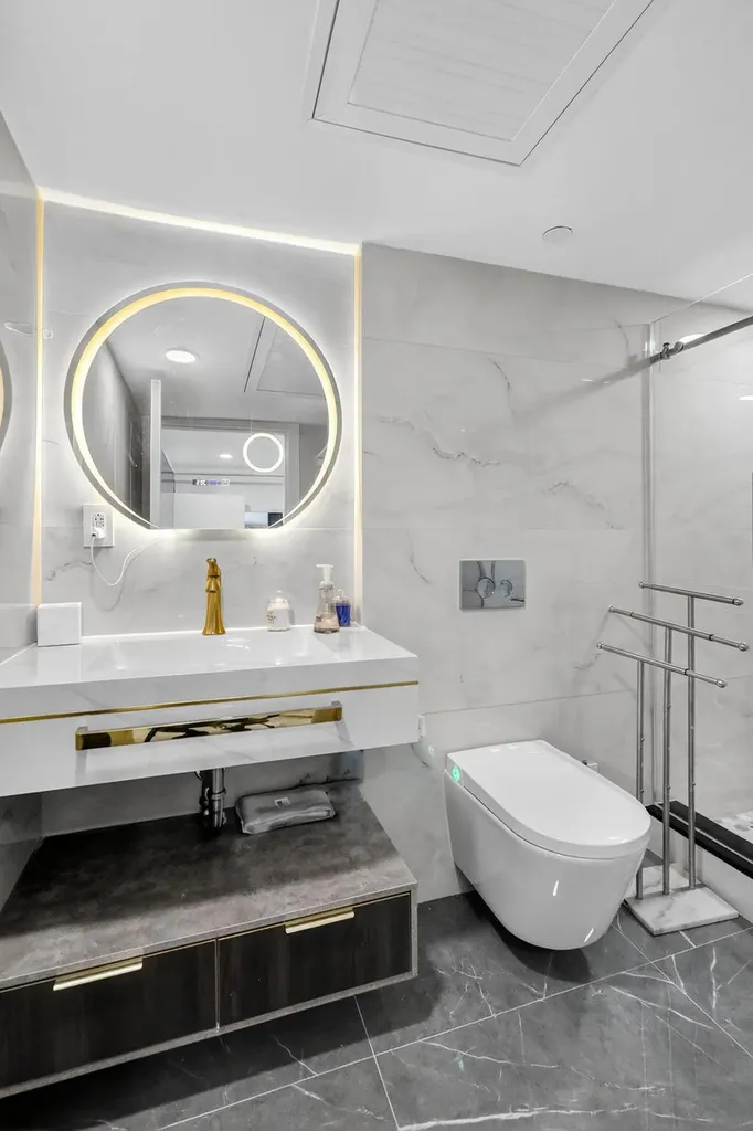 5225 Collins Avenue Miami Beach FL 33140