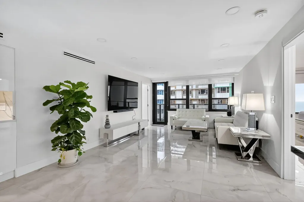 5225 Collins Avenue Miami Beach FL 33140