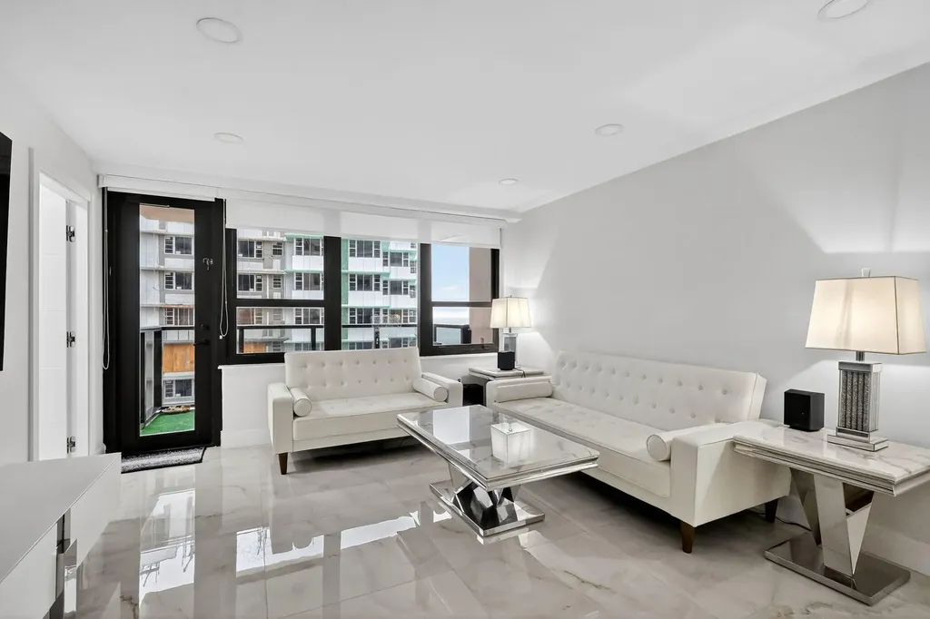5225 Collins Avenue Miami Beach FL 33140