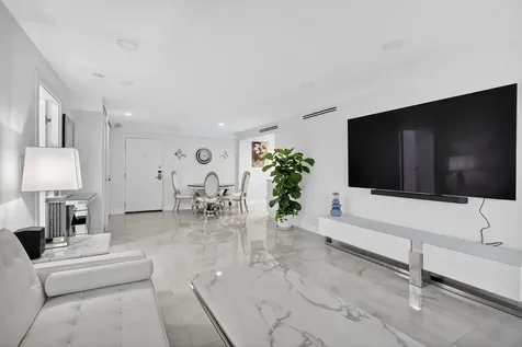 5225 Collins Avenue Miami Beach FL 33140