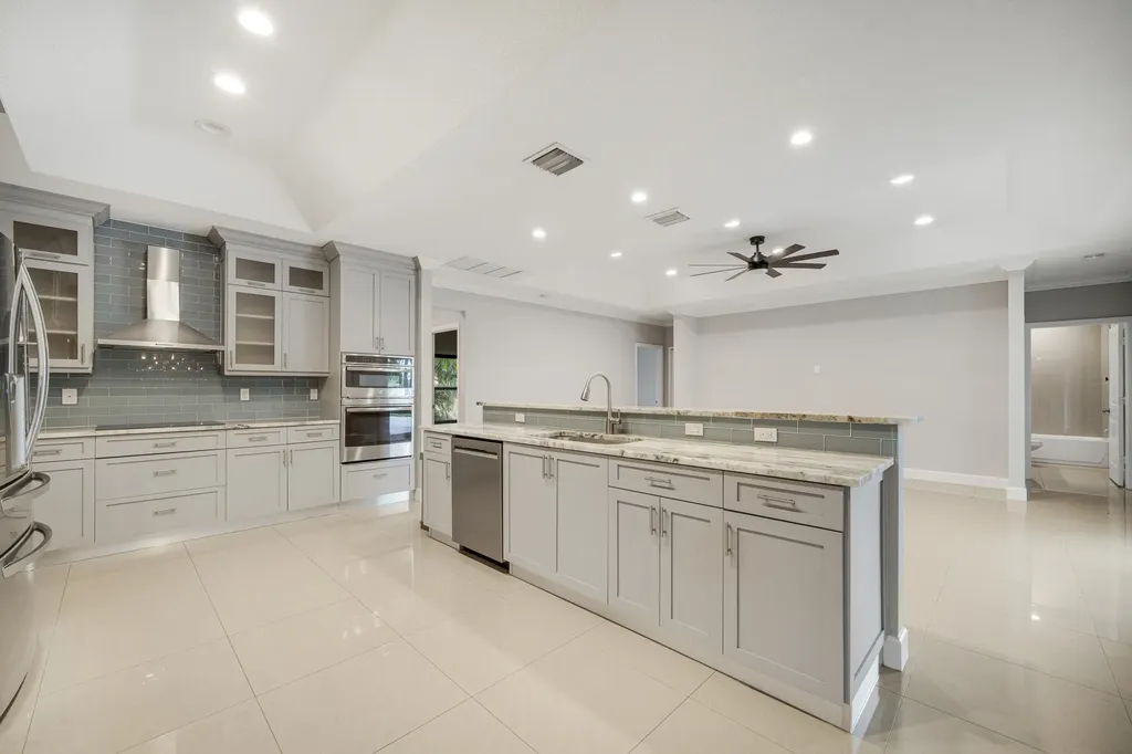 1465 SW Edinburgh Drive Port St Lucie FL 34953