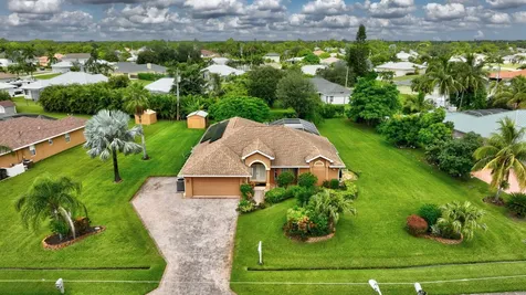 152 SW Hawthorne Circle Port St Lucie FL 34953