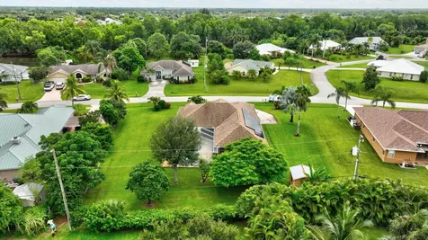 152 SW Hawthorne Circle Port St Lucie FL 34953