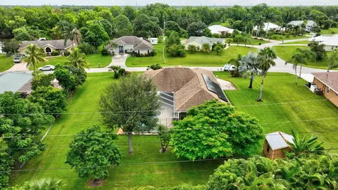 152 SW Hawthorne Circle Port St Lucie FL 34953