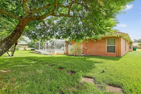 152 SW Hawthorne Circle Port St Lucie FL 34953