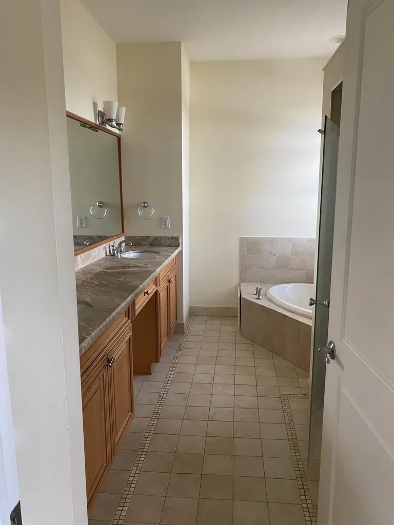 1950 Presidential 2 Way West Palm Beach FL 33401
