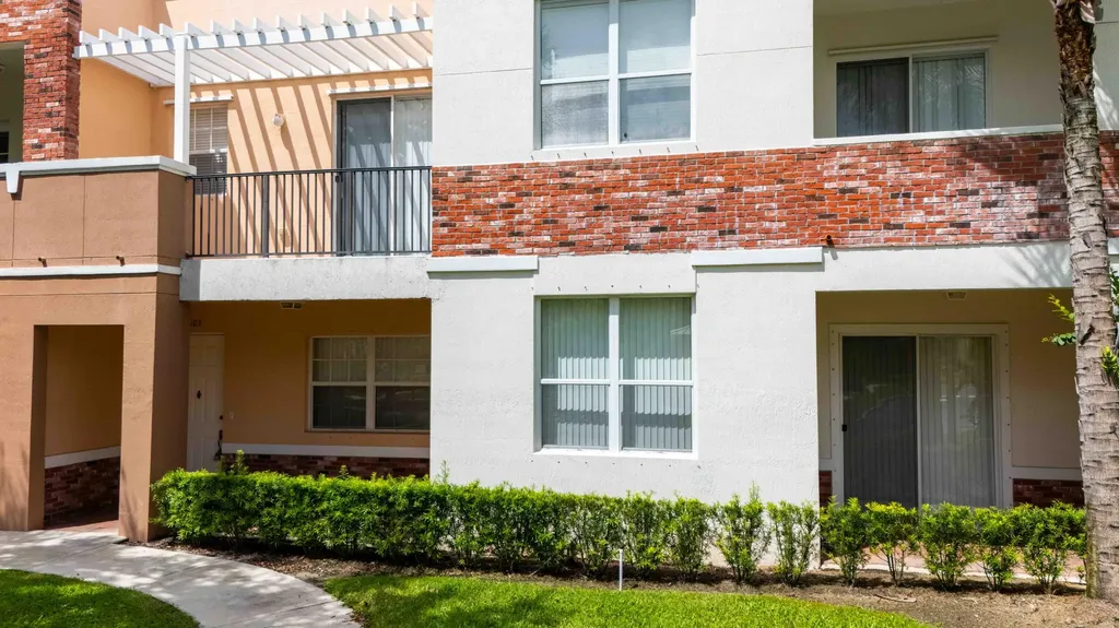 10520 SW Stephanie Way Port St Lucie FL 34987