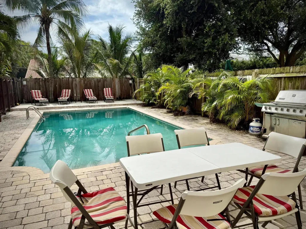 619 NE 7th Avenue Delray Beach FL 33483