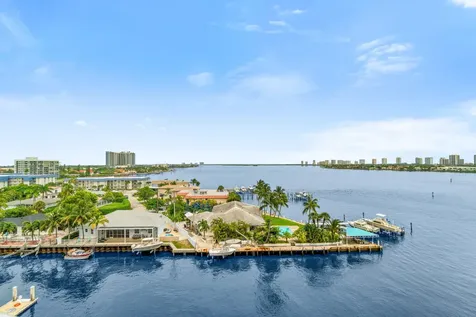 2650 Lake Shore Drive Riviera Beach FL 33404