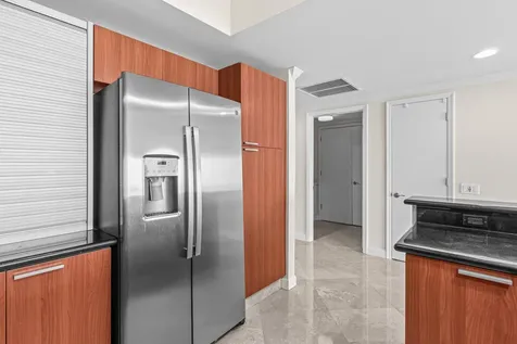 2650 Lake Shore Drive Riviera Beach FL 33404