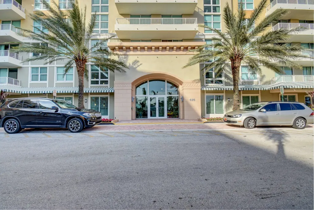 625 Casa Loma Boulevard Boynton Beach FL 33435