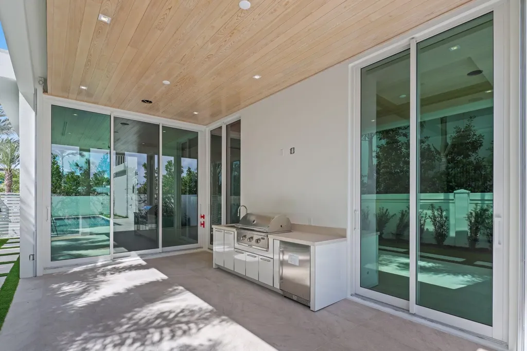 320 Grove Place Delray Beach FL 33444