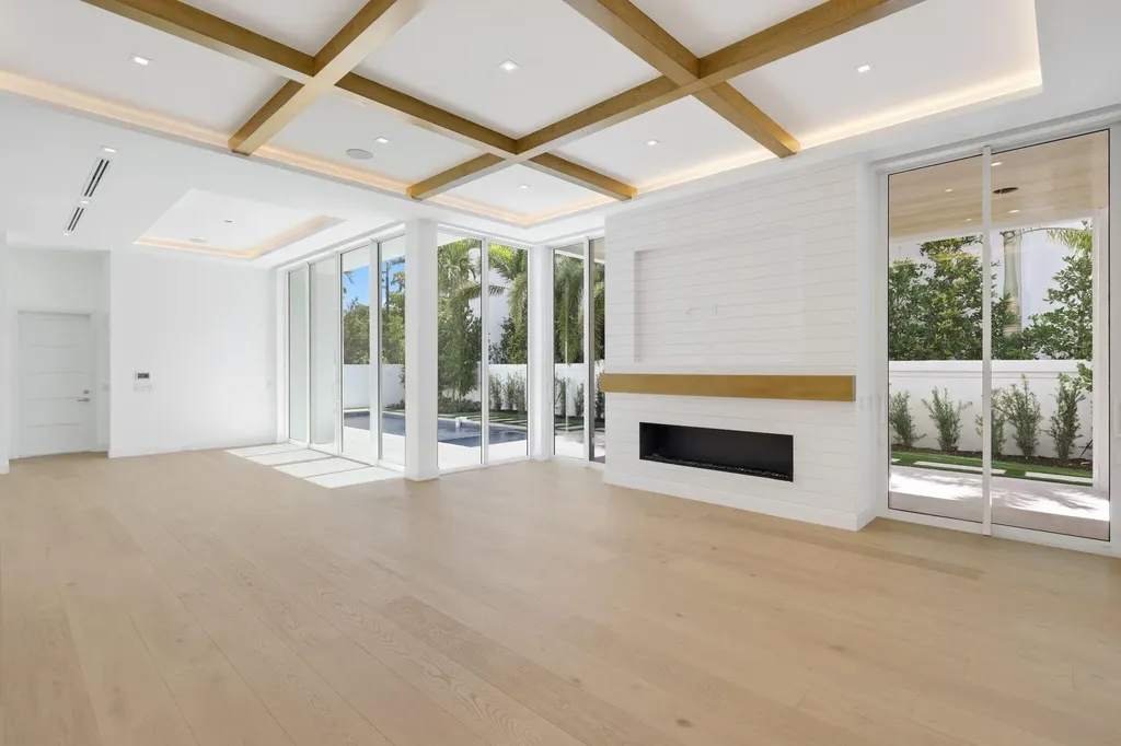320 Grove Place Delray Beach FL 33444
