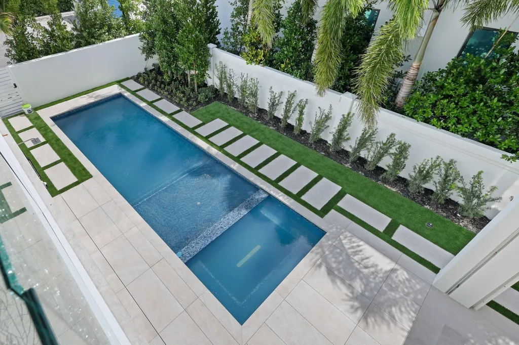 320 Grove Place Delray Beach FL 33444