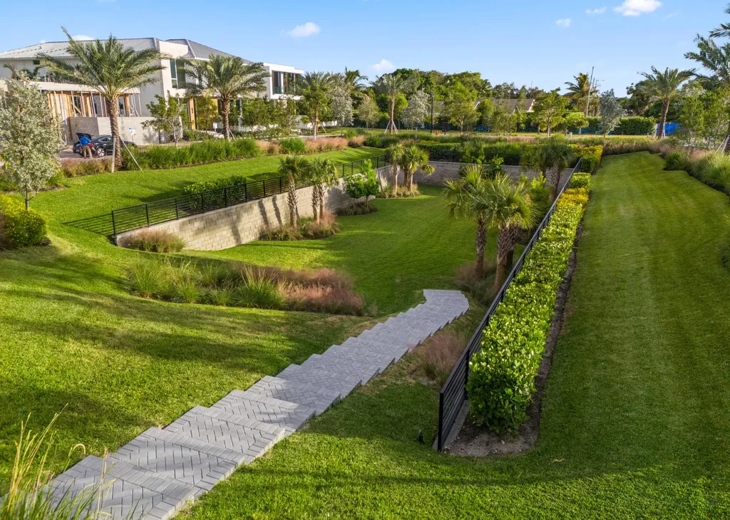 320 Grove Place Delray Beach FL 33444