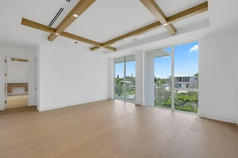 320 Grove Place Delray Beach FL 33444