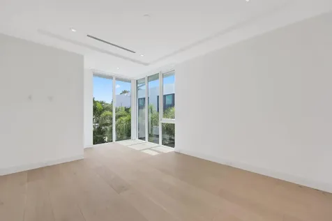 320 Grove Place Delray Beach FL 33444