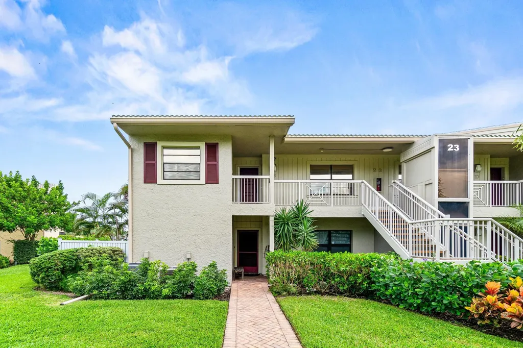 23 Eastgate Drive Boynton Beach FL 33436
