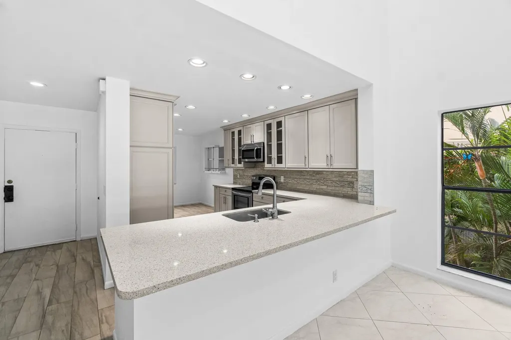 23 Eastgate Drive Boynton Beach FL 33436