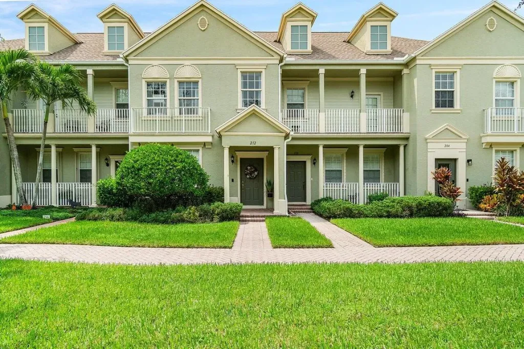 212 W Thatch Palm Circle Jupiter FL 33458