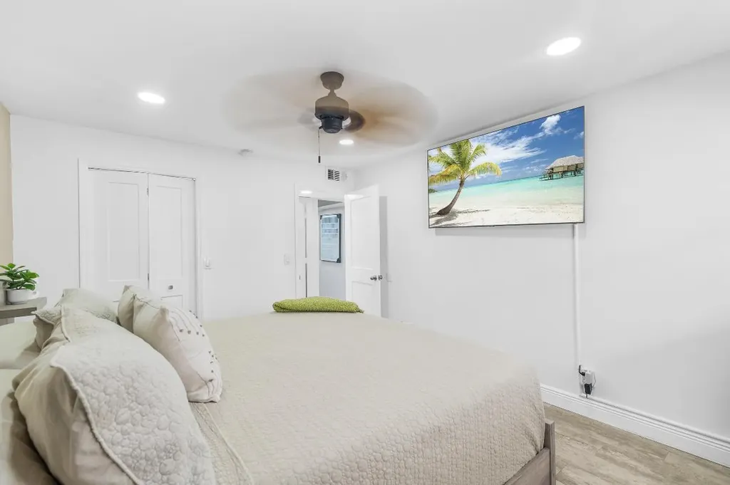 244 Monaco F Delray Beach FL 33446