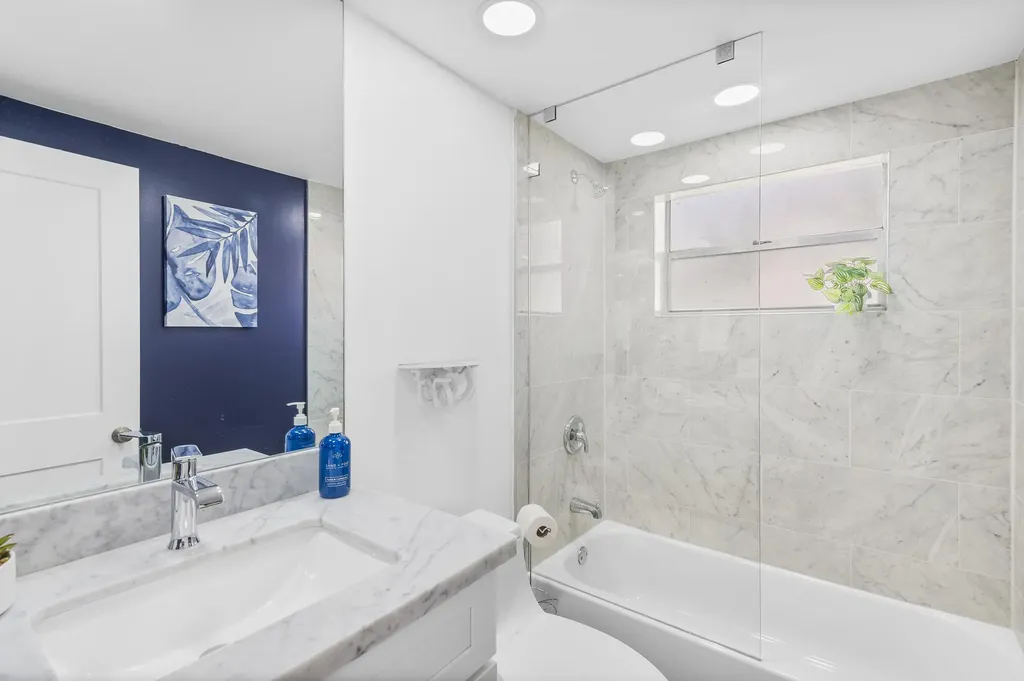 244 Monaco F Delray Beach FL 33446