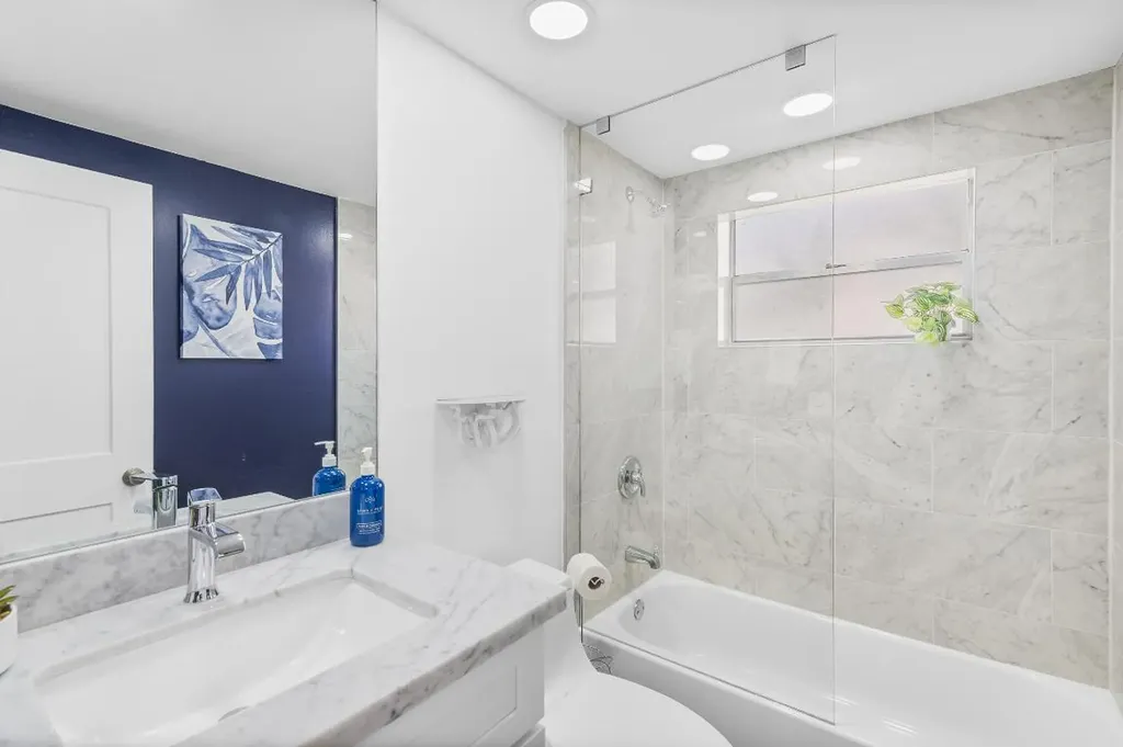 244 Monaco F Delray Beach FL 33446