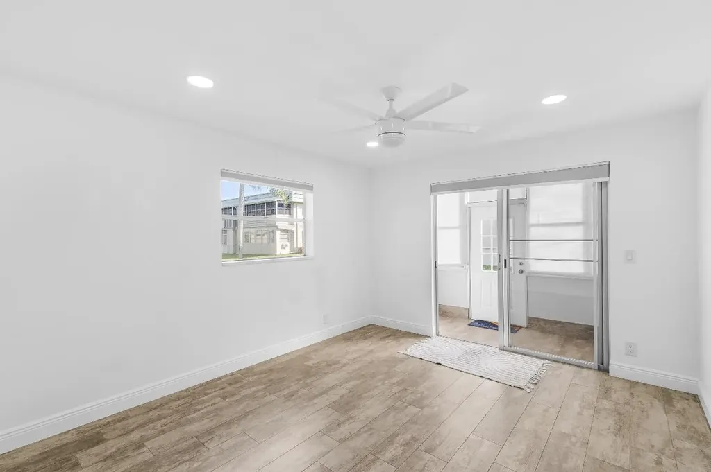 244 Monaco F Delray Beach FL 33446