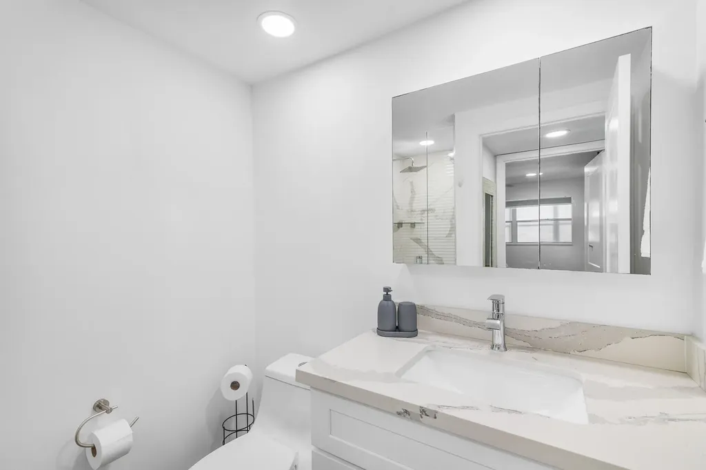 244 Monaco F Delray Beach FL 33446