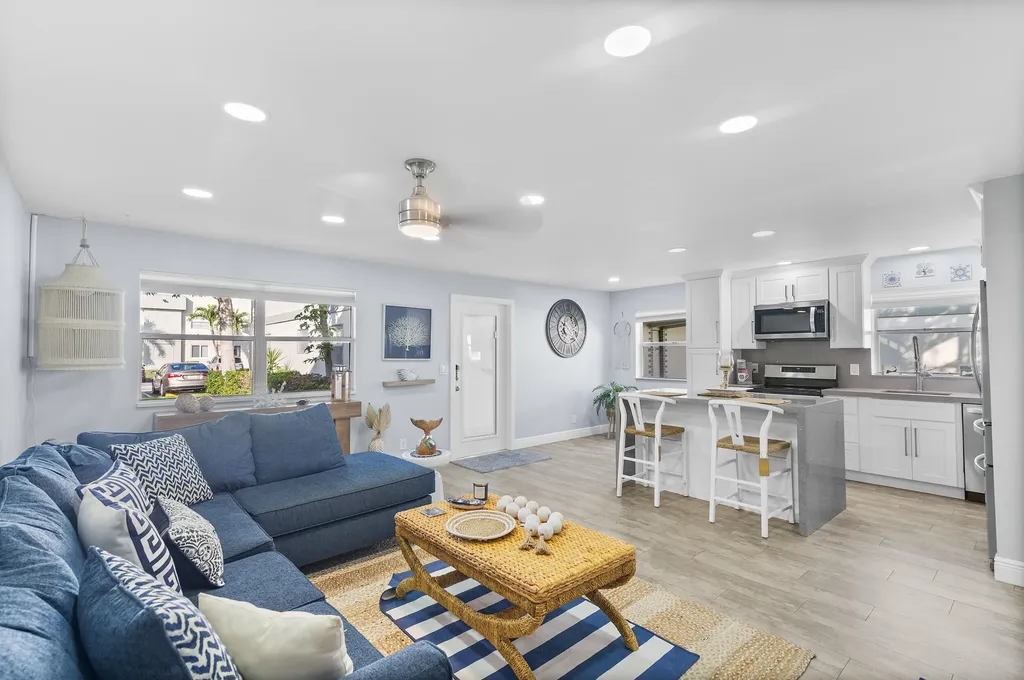 244 Monaco F Delray Beach FL 33446