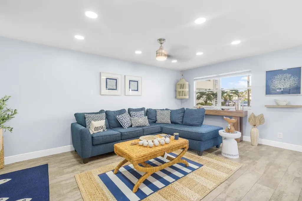244 Monaco F Delray Beach FL 33446