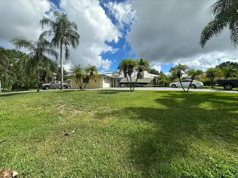 2085 SE Hanford Road Port St Lucie FL 34952
