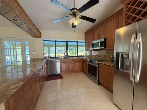 2085 SE Hanford Road Port St Lucie FL 34952