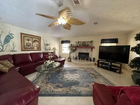 2085 SE Hanford Road Port St Lucie FL 34952