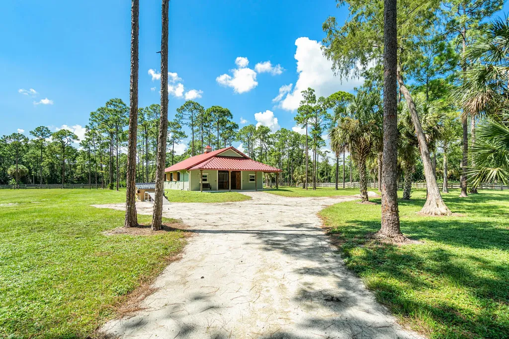 1835 Stallion Drive Loxahatchee FL 33470