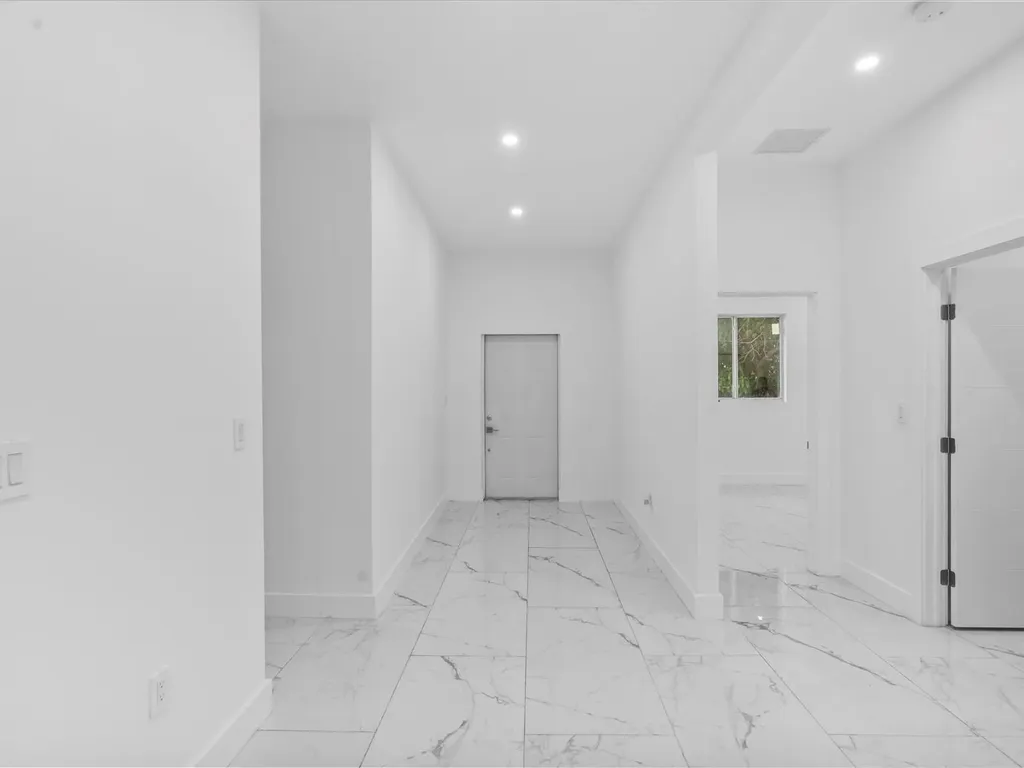 533 NW 16th Avenue Fort Lauderdale FL 33311