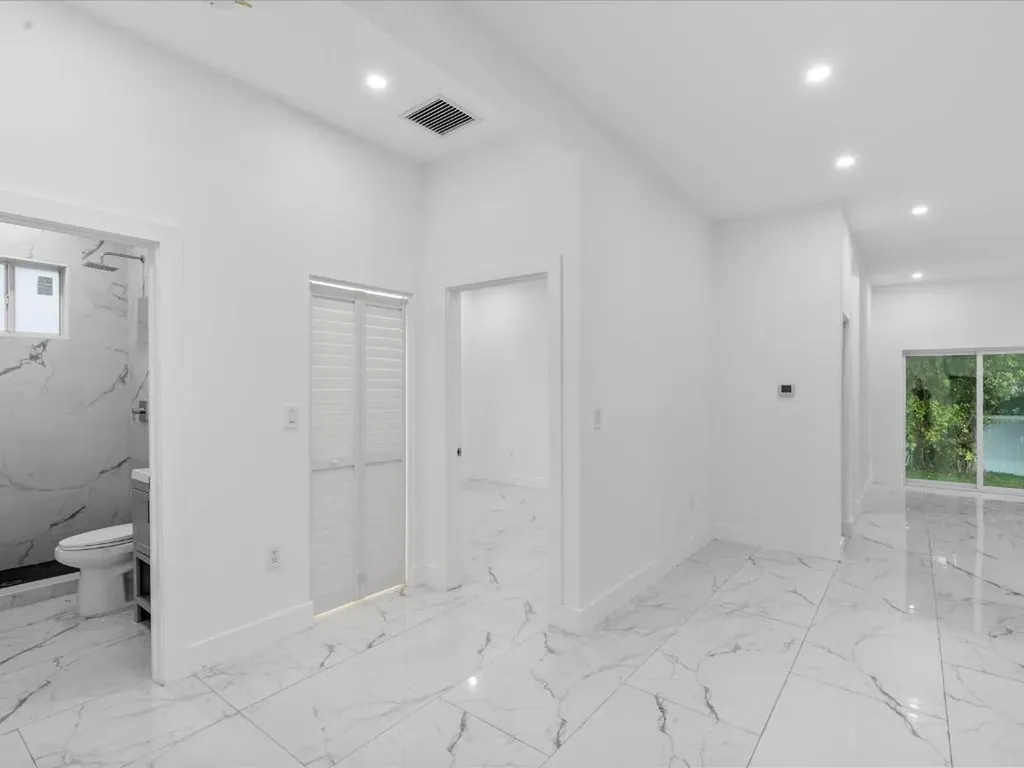 533 NW 16th Avenue Fort Lauderdale FL 33311