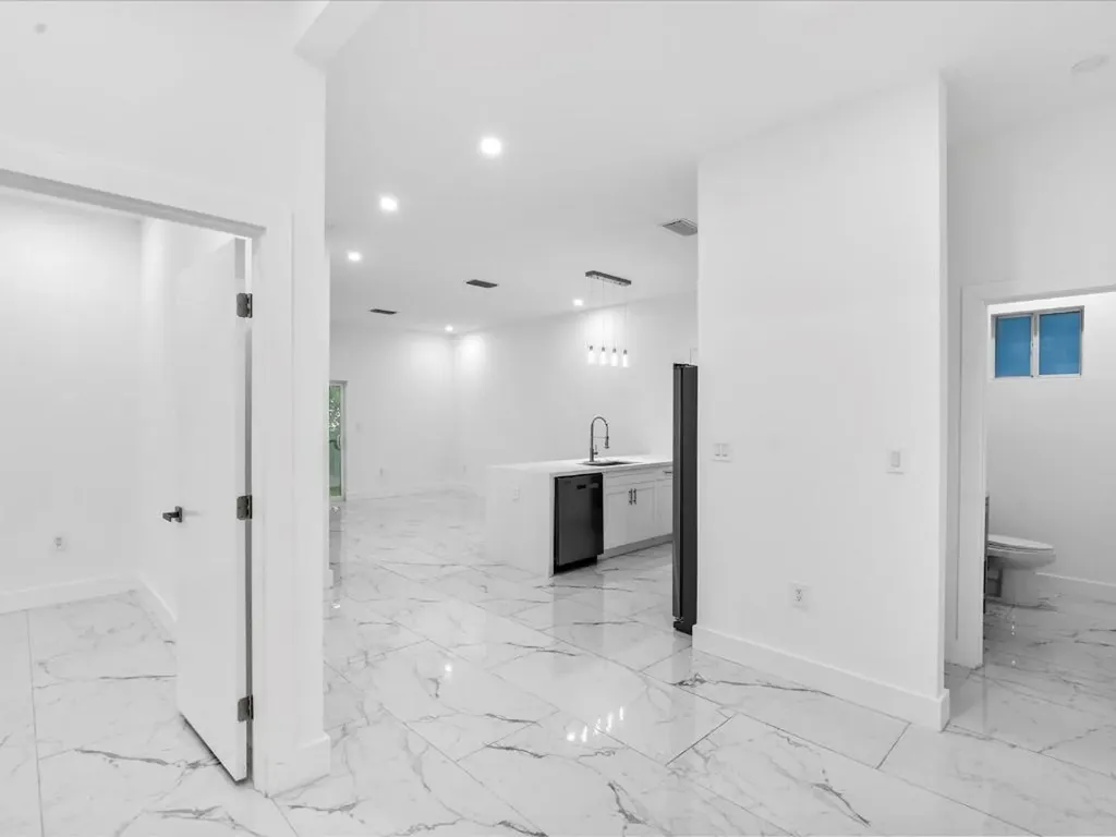 533 NW 16th Avenue Fort Lauderdale FL 33311