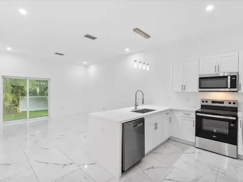 533 NW 16th Avenue Fort Lauderdale FL 33311