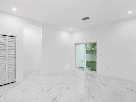 533 NW 16th Avenue Fort Lauderdale FL 33311