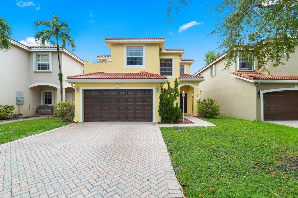 3943 Crescent Creek Drive Coconut Creek FL 33073