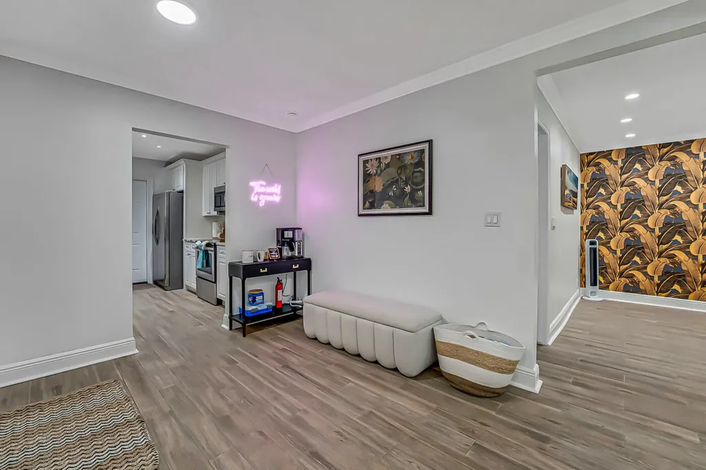 532 N Palmway Lake Worth Beach FL 33460