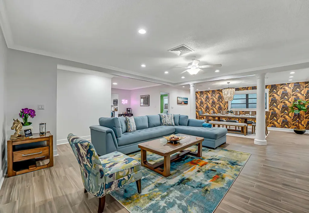 532 N Palmway Lake Worth Beach FL 33460