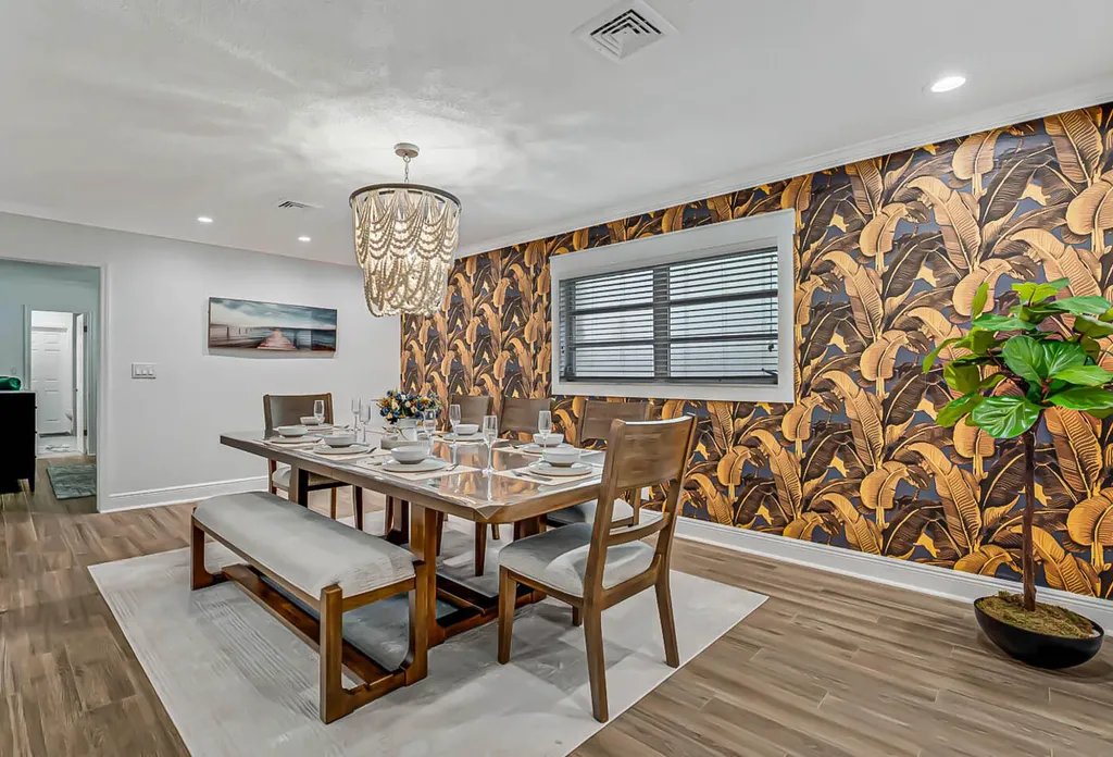 532 N Palmway Lake Worth Beach FL 33460