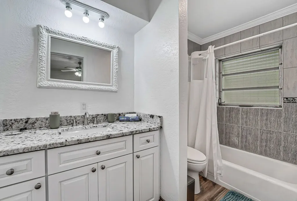 532 N Palmway Lake Worth Beach FL 33460