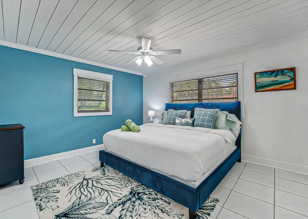 532 N Palmway Lake Worth Beach FL 33460